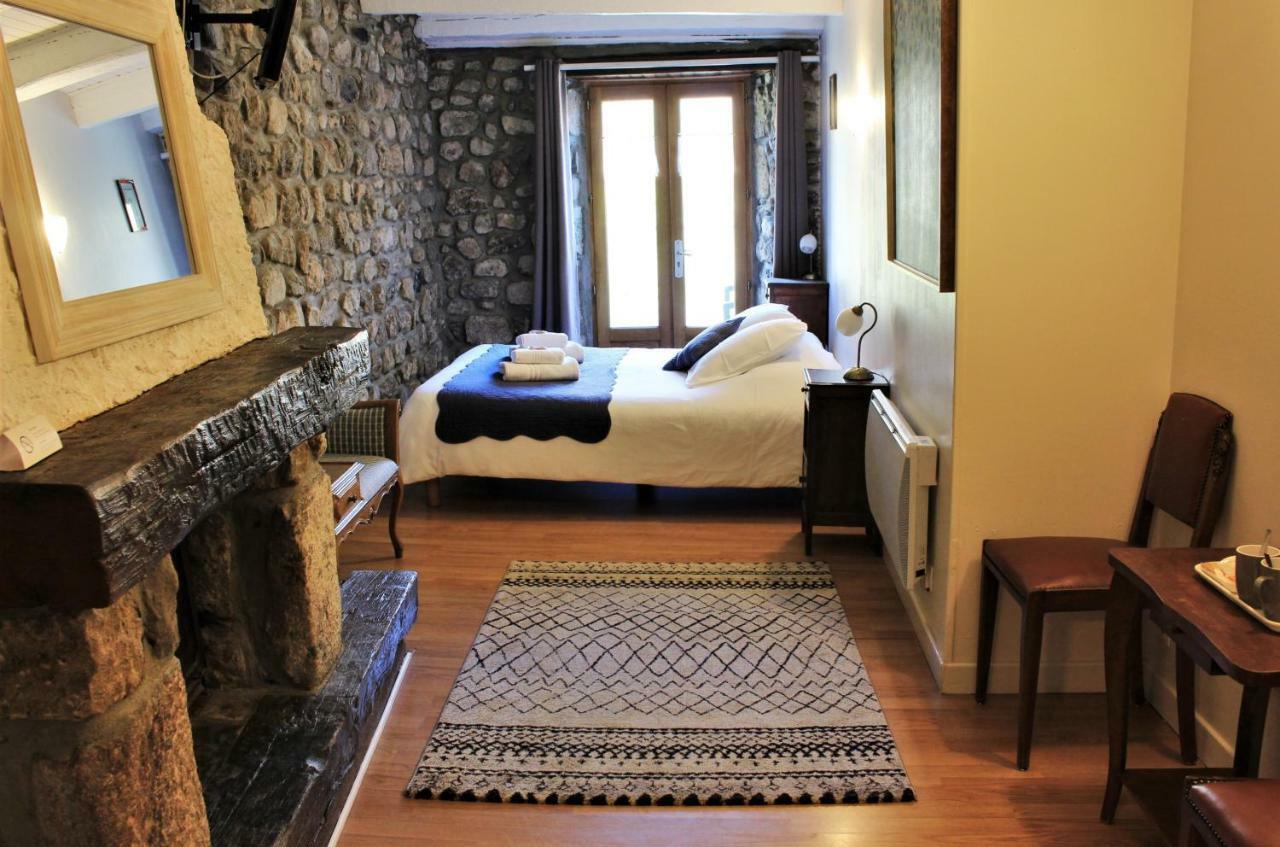 L'Auberge De Montpezat Екстер'єр фото